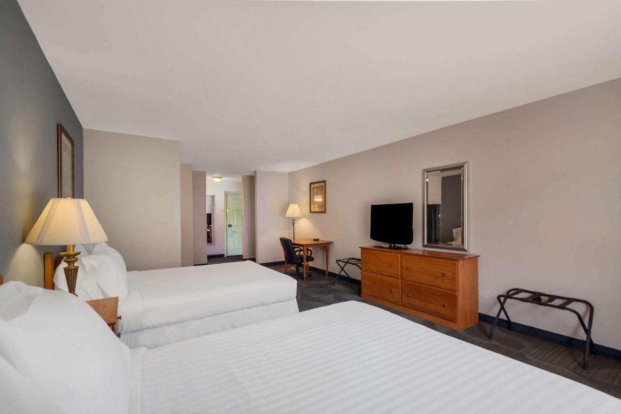 Surestay Plus Hotel By Best Western Беркли-Спрингс Экстерьер фото