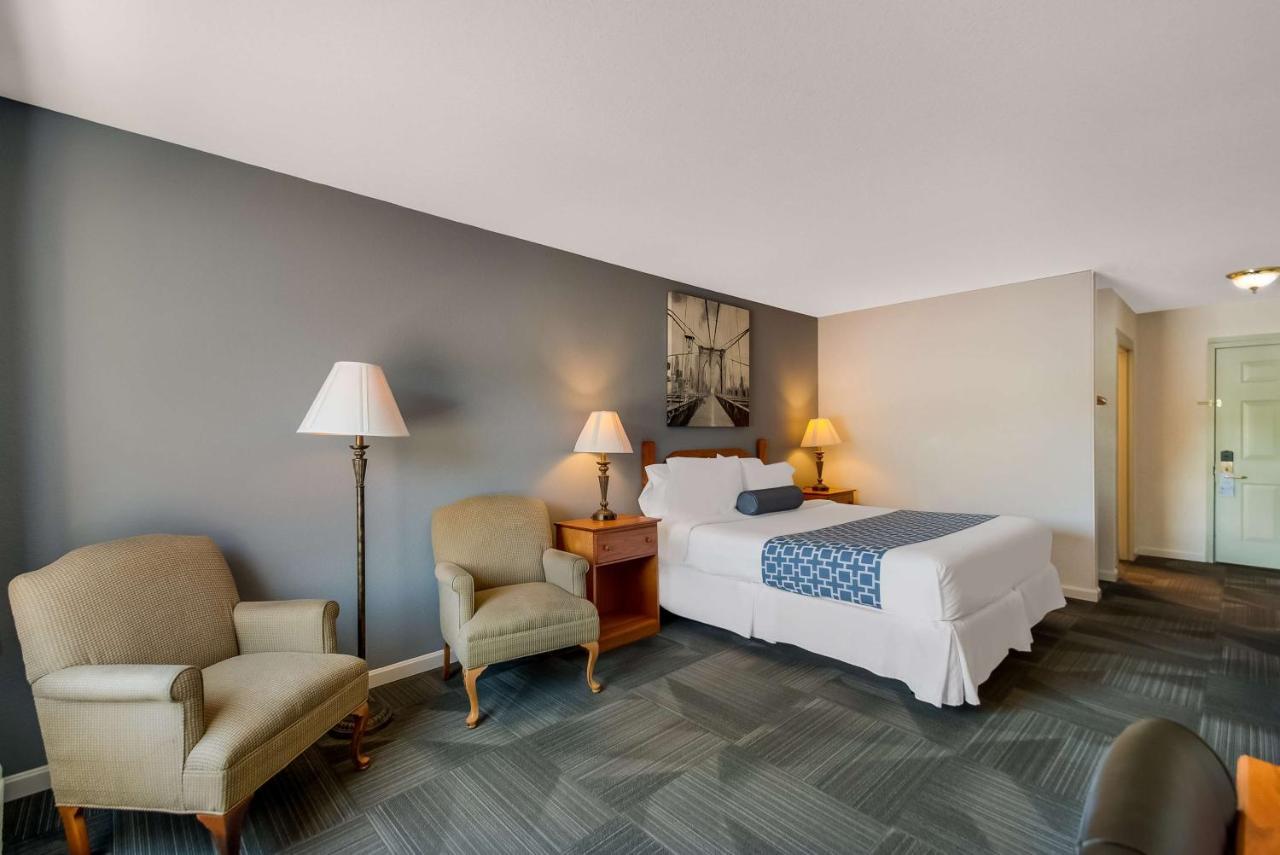 Surestay Plus Hotel By Best Western Беркли-Спрингс Экстерьер фото